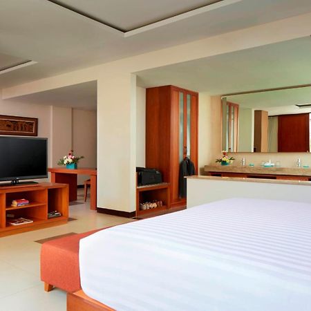 Sun Island Hotel & Spa Legian Экстерьер фото